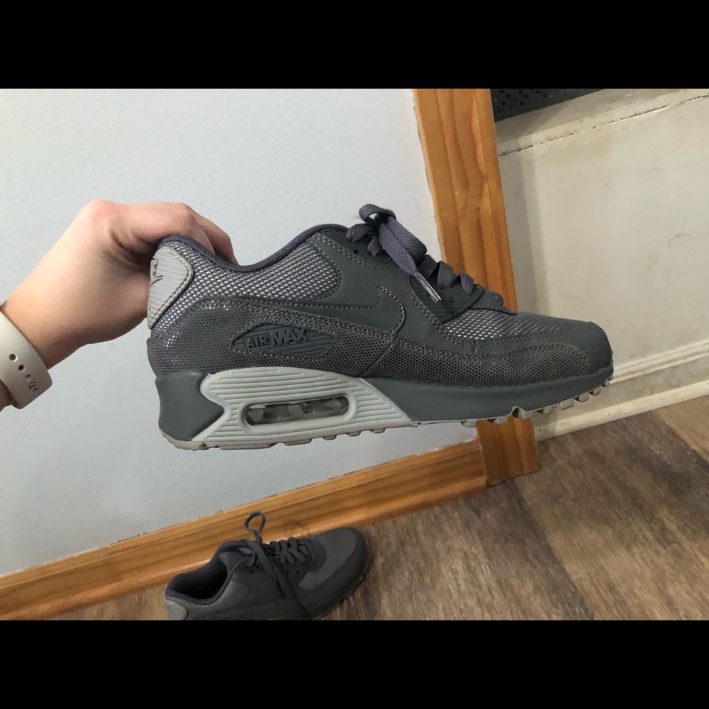 Grey women’s Nike air max